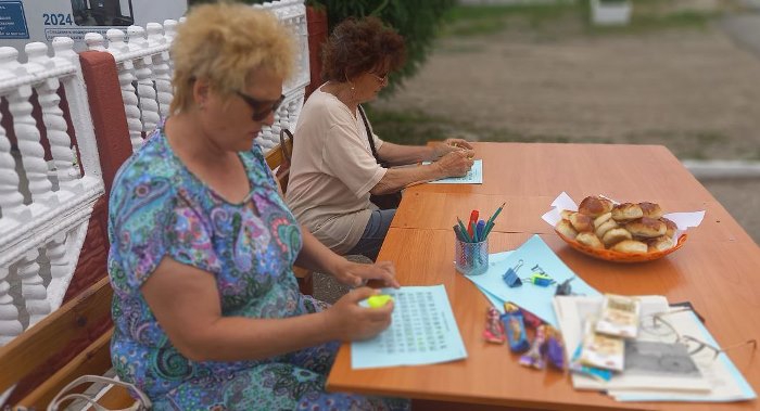 В Дергачевском районе местные жители устроили массовый велопробег