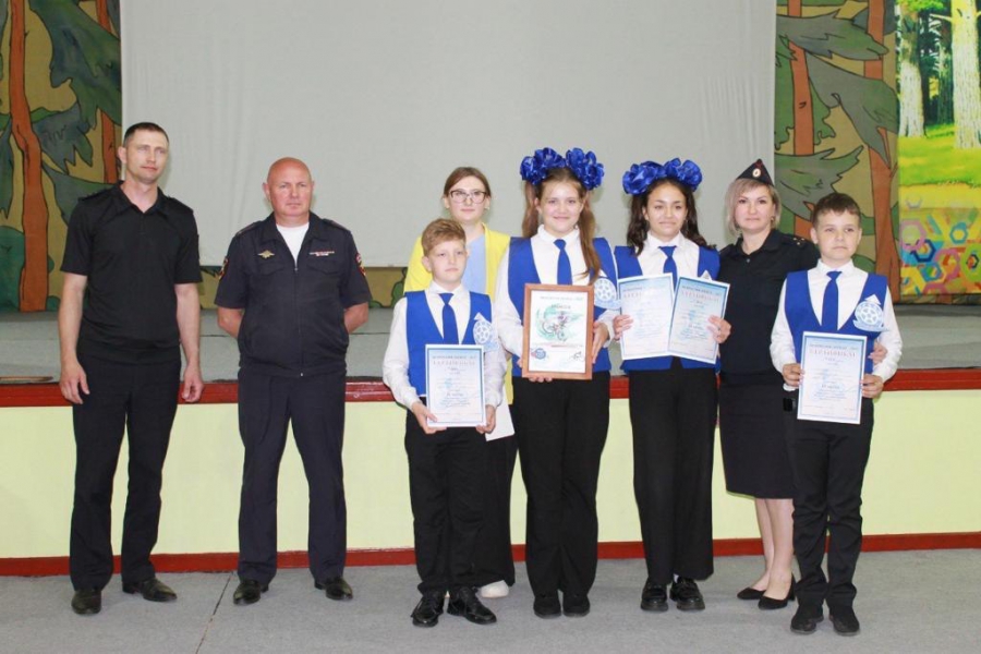 Школы из Энгельса, Аркадака и Маркса стали лучшими по знаниям ПДД