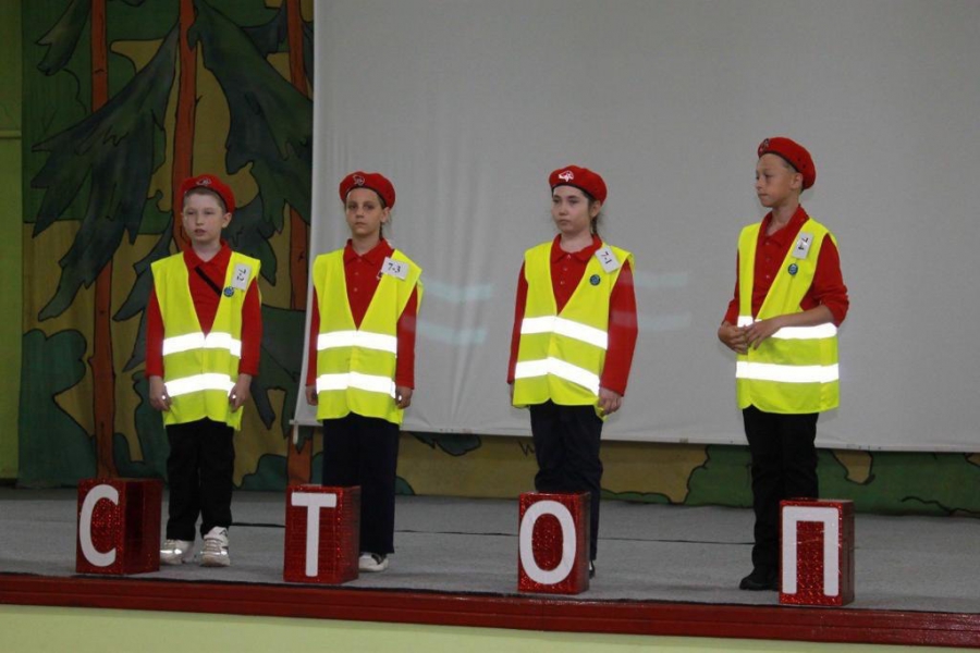 Школы из Энгельса, Аркадака и Маркса стали лучшими по знаниям ПДД