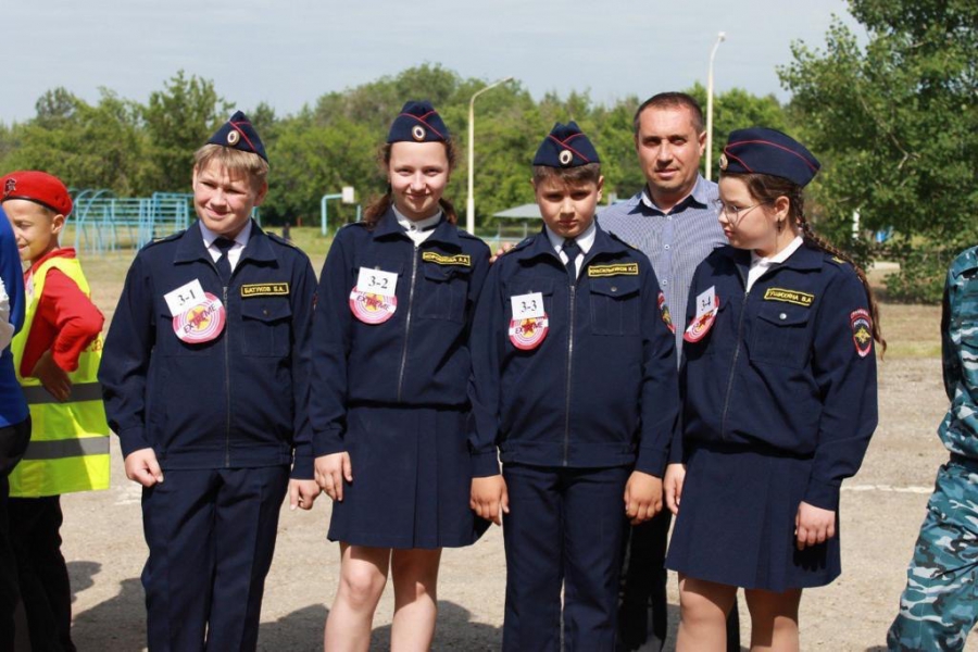 Школы из Энгельса, Аркадака и Маркса стали лучшими по знаниям ПДД