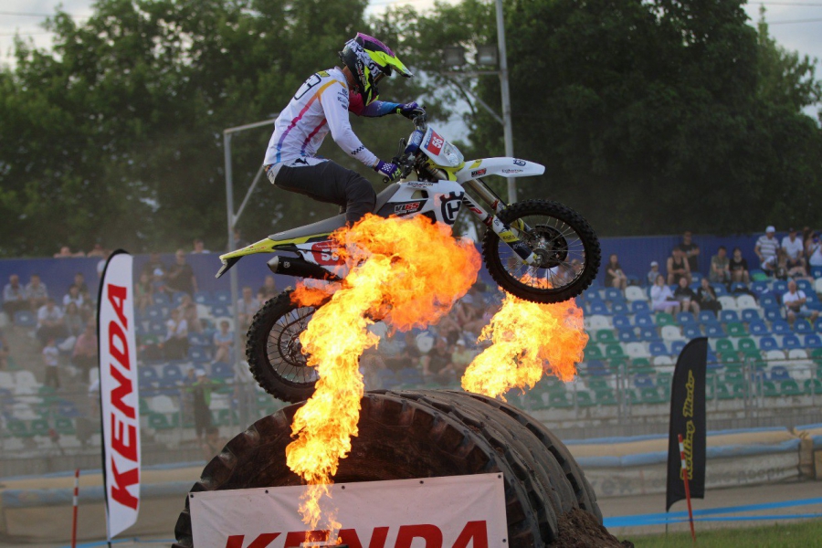 Первый в России турнир по суперэндуро прошел в Балакове