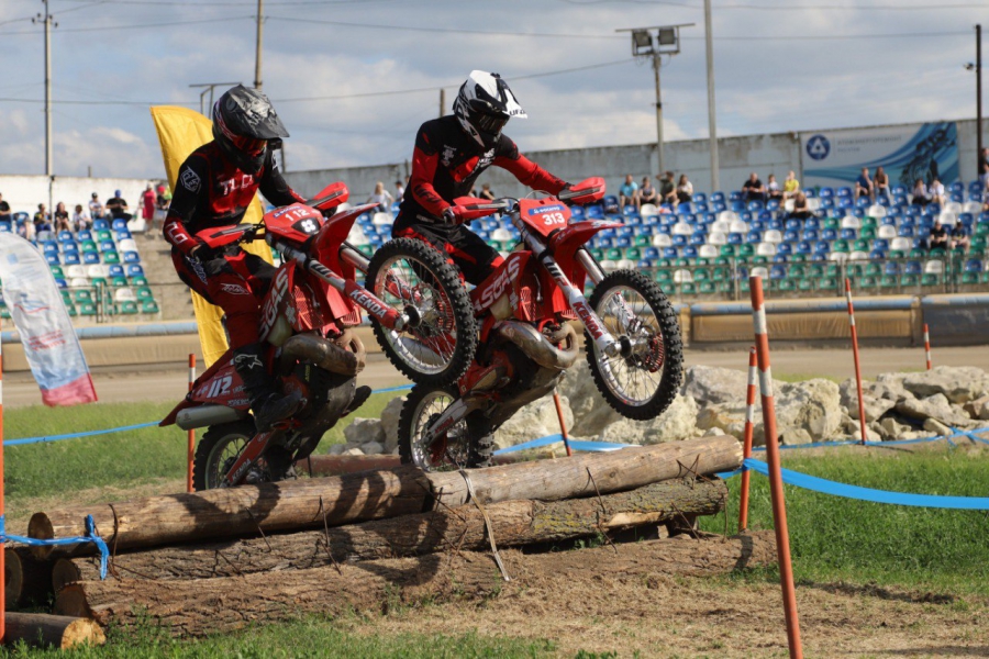 Первый в России турнир по суперэндуро прошел в Балакове
