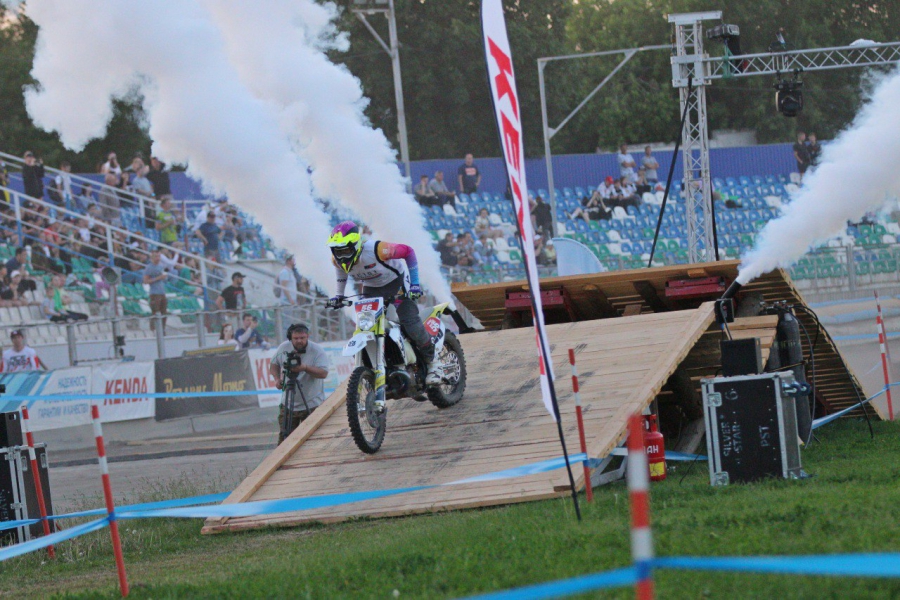 Первый в России турнир по суперэндуро прошел в Балакове