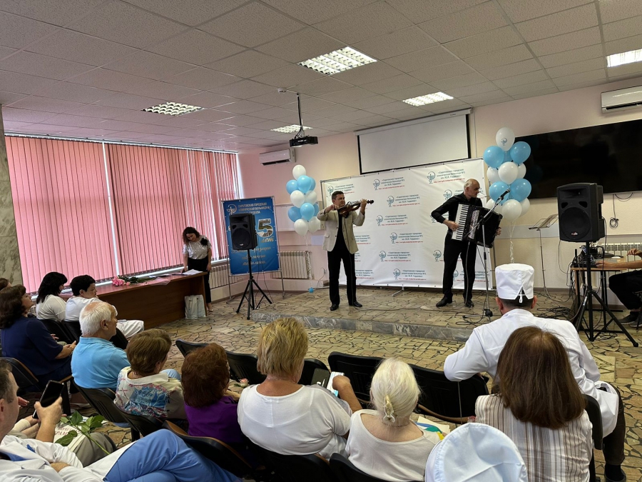 В первой городской больнице Саратова состоялось торжественное мероприятие, посвященное Дню медицинского работника