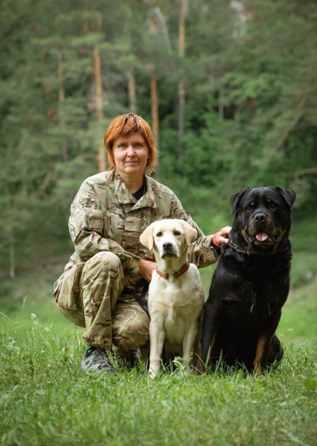 Саратовская спасательница-кинолог освоила 5 профессий