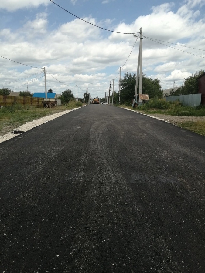 В трех селах Ртищевского района впервые за несколько лет отремонтировали дороги