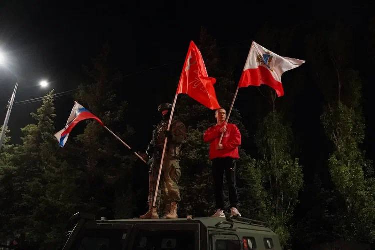 Саратовские волонтеры выложили огненный портрет Марины Расковой