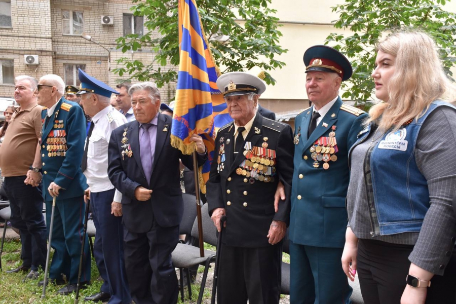 В Саратове открыли «Стену победителей» с 44 портретами военнослужащих