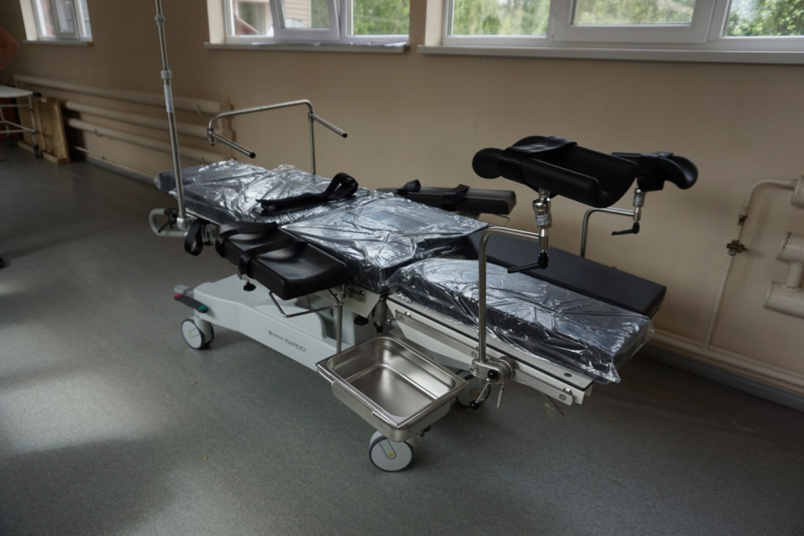 В Балакове больница получила гидравлические операционные столы из Финляндии