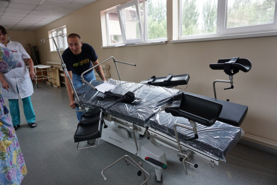 В Балакове больница получила гидравлические операционные столы из Финляндии