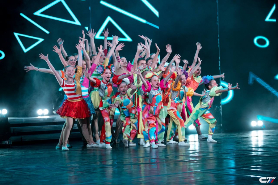 В Саратове лучшим школьным руководителям вручили премию «Призвание»