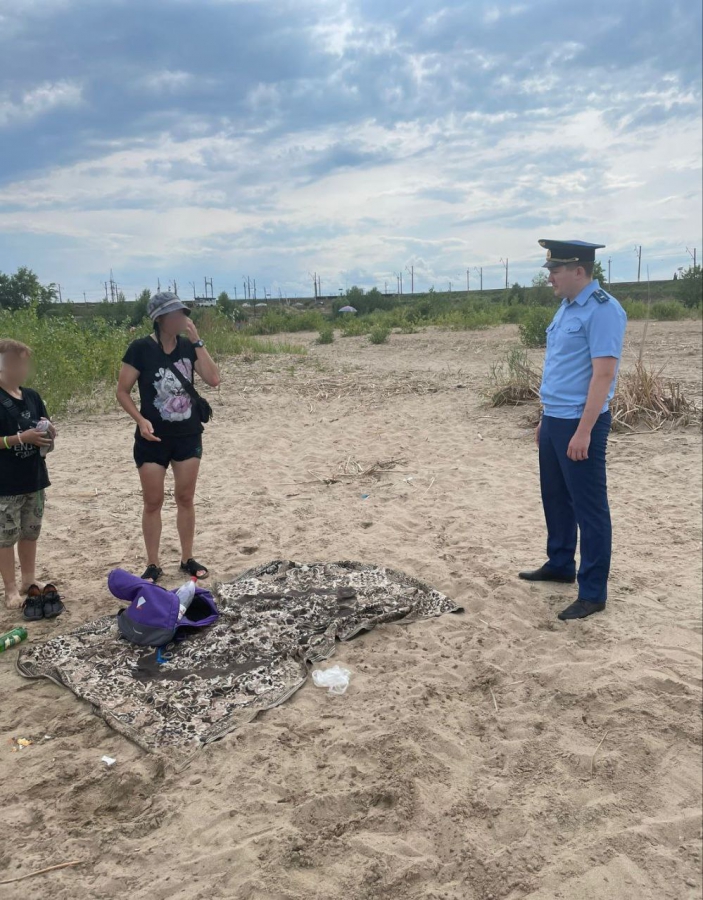 Главе Заводского района объявили предостережение из-за незаконных пляжей