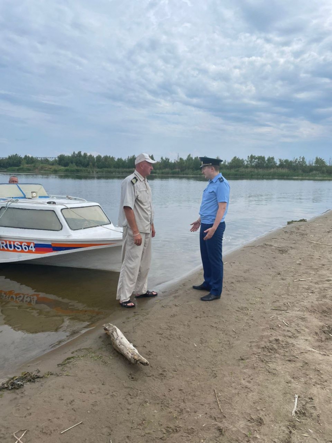Главе Заводского района объявили предостережение из-за незаконных пляжей