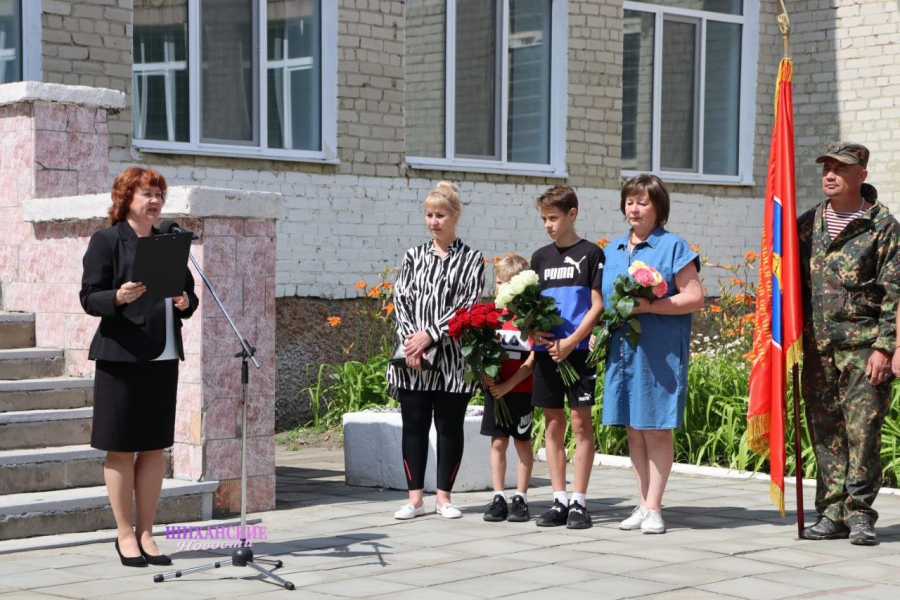 В Хвалынске и Шиханах открыли мемориальные доски в честь погибших в СВО земляков