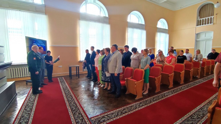 В Балашове матери погибшего бойца СВО Александра Хахулина передали орден Мужества