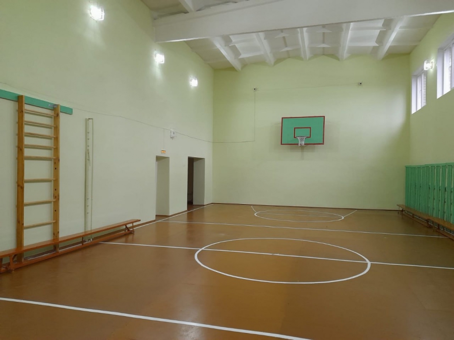 В сельских школах Федоровского и Питерского районов отремонтировали спортзалы
