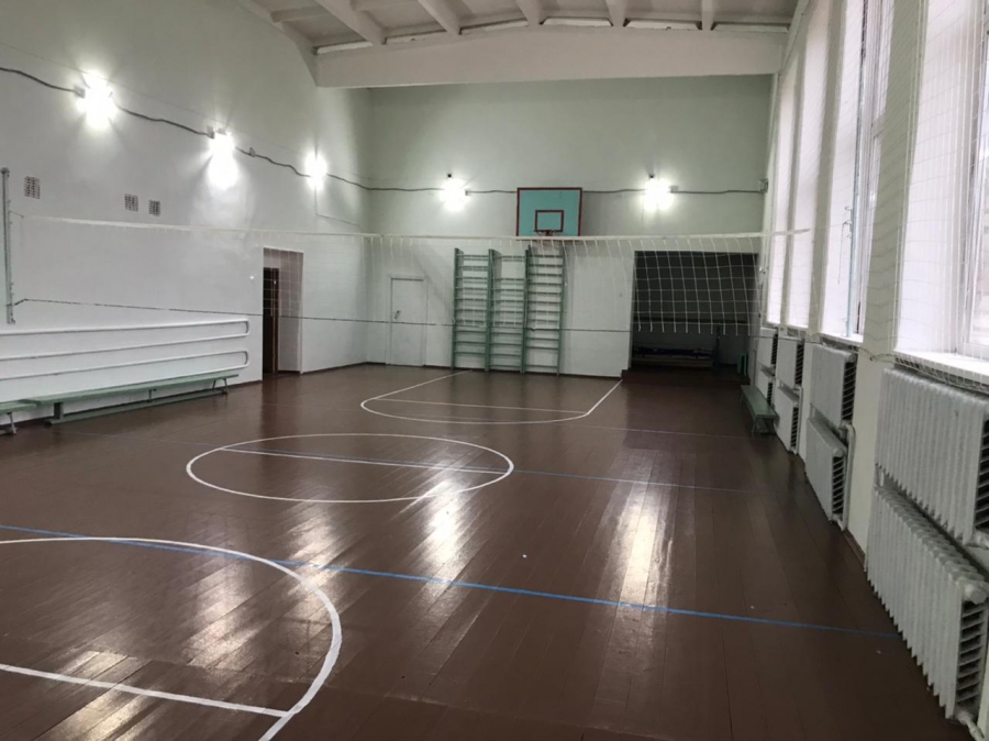 В сельских школах Федоровского и Питерского районов отремонтировали спортзалы