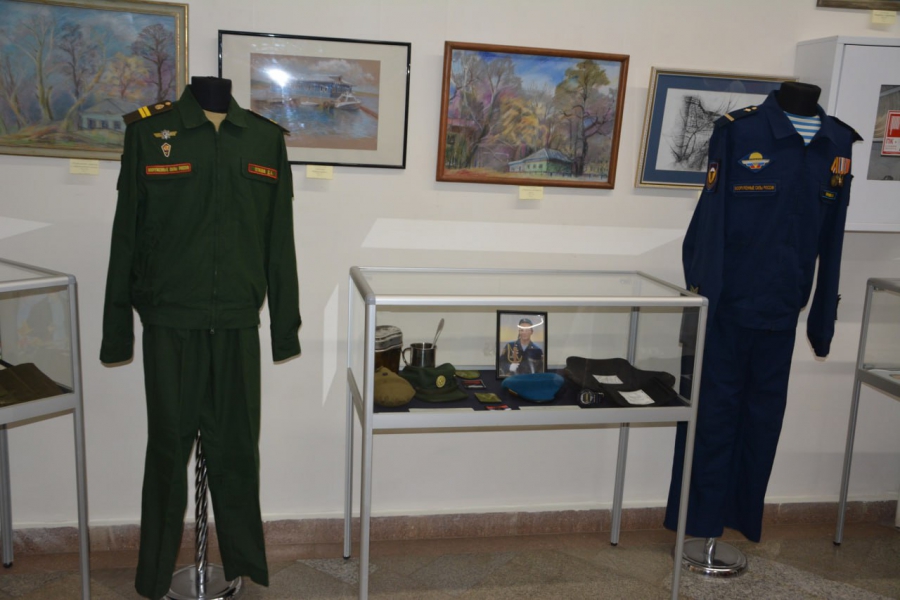 В Энгельсском музее открылась выставка «На переломе эпох. Специальная военная операция»