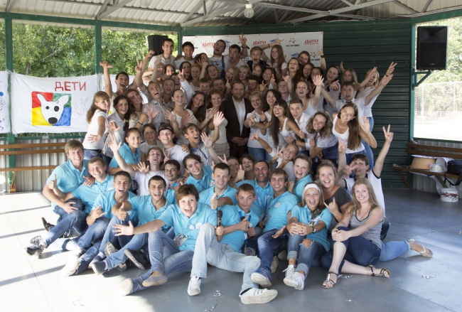 На закрытии Школы студенческого актива выступил силач Максюта