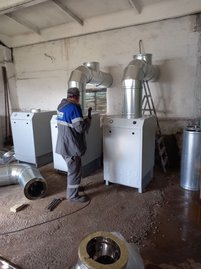 В селе Макарово модернизируют котельную. Она отапливает школу и детсад