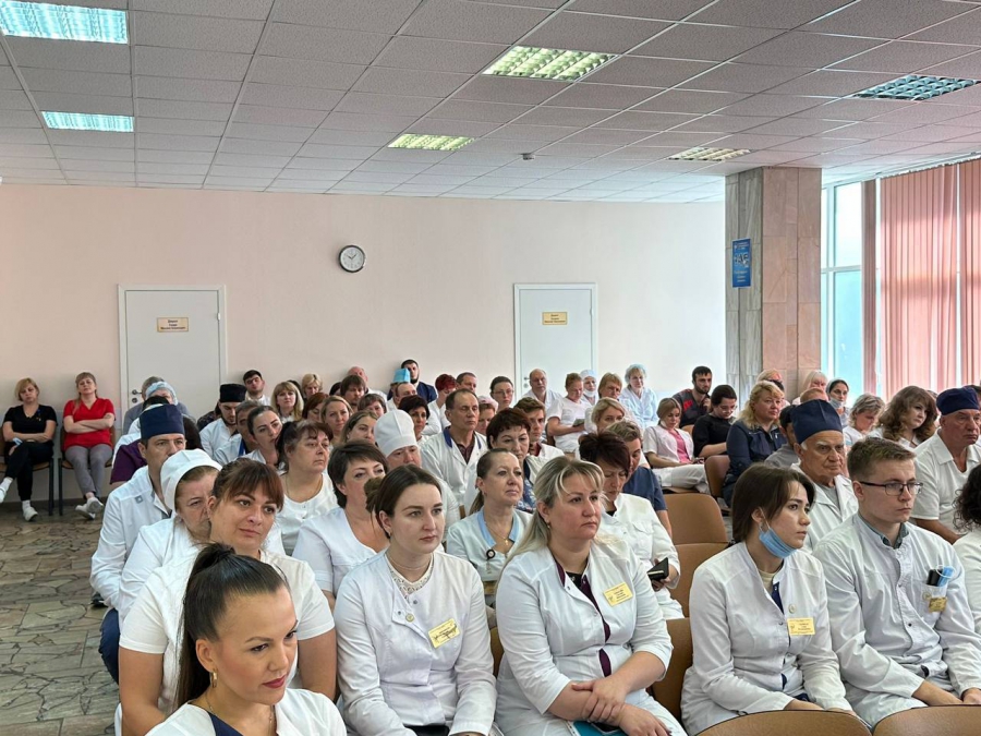 Евгений Ковалев: Комфортные условия работы – это один из методов решения кадрового вопроса в здравоохранении