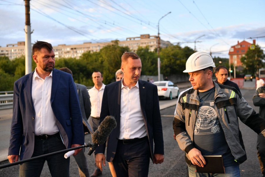 Проезд по ремонтируемому мосту через Глебучев овраг откроют до конца июля