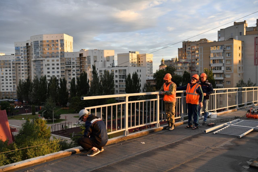 Проезд по ремонтируемому мосту через Глебучев овраг откроют до конца июля