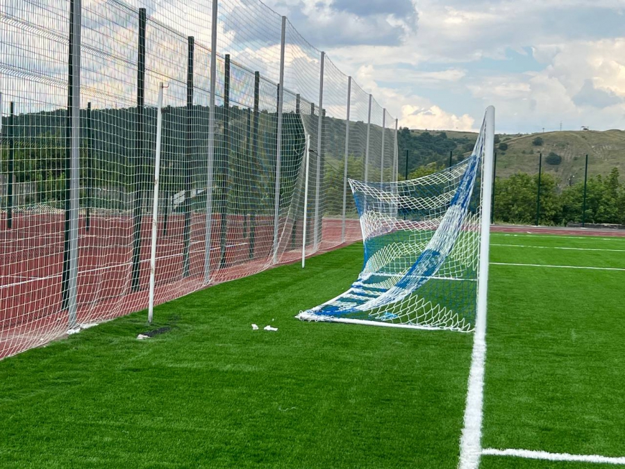 Депутат Панков обратится в прокуратуру из-за некачественного ремонта стадиона в Вольске