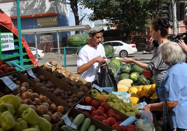Глава Саратова инспектировал сеть мини-ярмарок в жилых массивах