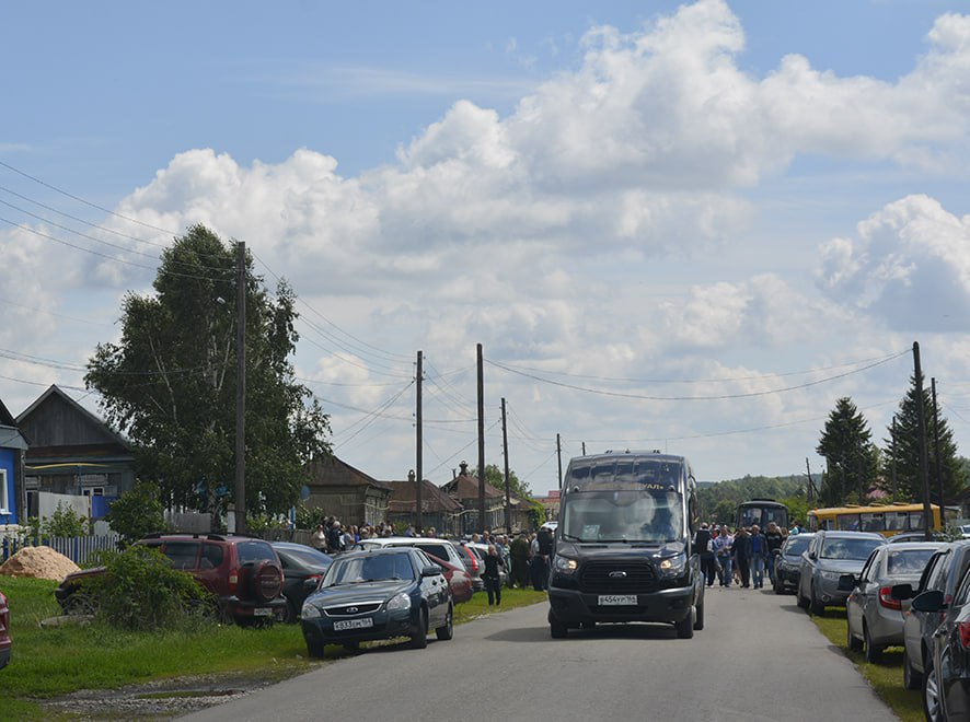 В Базарно-Карабулакском районе простились с погибшим в СВО Иваном Степановым
