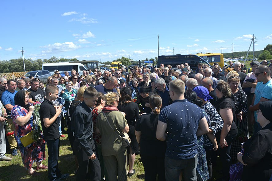 В Базарно-Карабулакском районе простились с погибшим в СВО Иваном Степановым