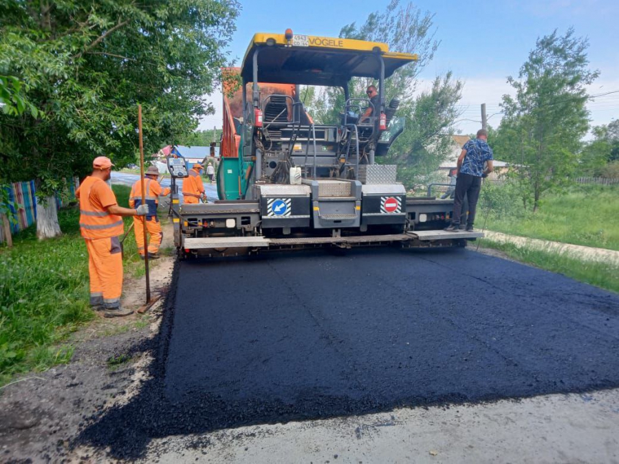 В 10 муниципалитетах Вольского района отремонтировали сельские дороги