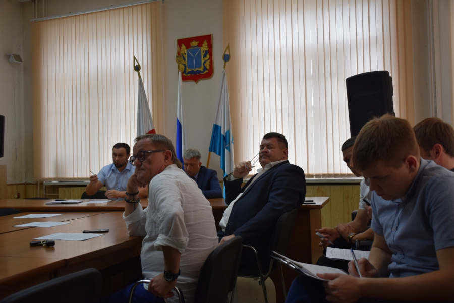 В Саратове организуют новые пешеходные переходы и «лежачие полицейские»