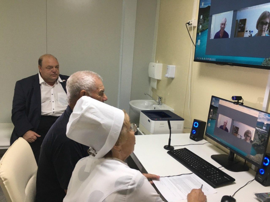 В амбулатории села Синенькие пациентов лечат с помощью видеосвязи и телемоста