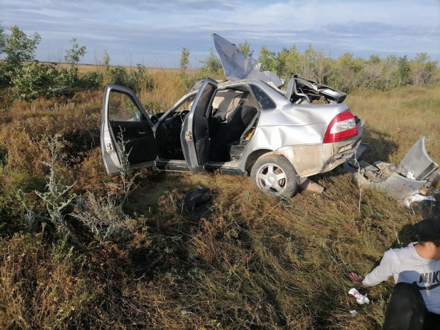 Под Балаковом пьяный лихач разогнался до 120 км/ч и после ДТП бросил друга умирать