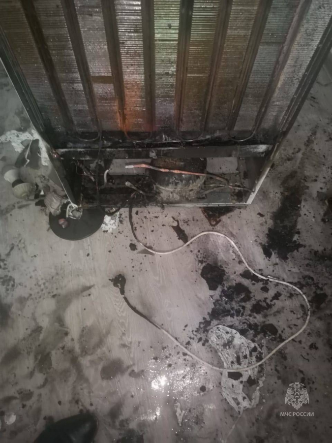 На Высокой из-за неисправного холодильника сгорела квартира