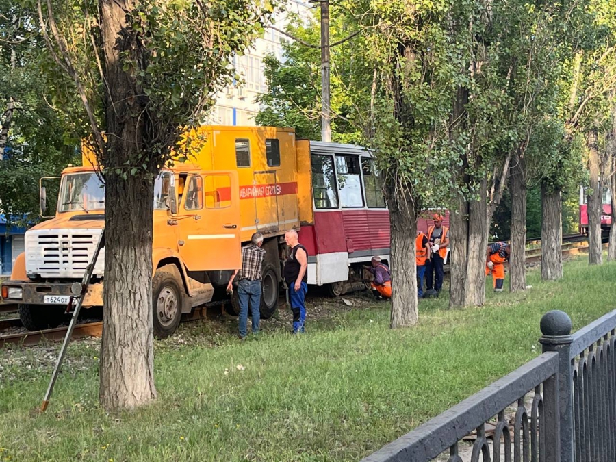 Трамваи №3 больше 2 часов стоят из-за ЧП с вагоном на 3-й Дачной