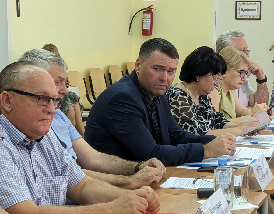 В Дергачевском районе единственный фельдшер получает лишь 25 тысяч