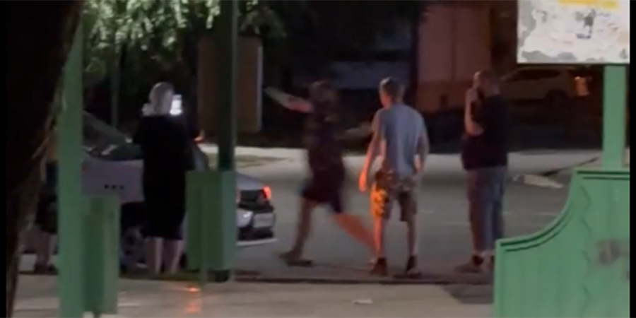 В Балакове устроили драку с таксистом из-за отсутствия детского кресла