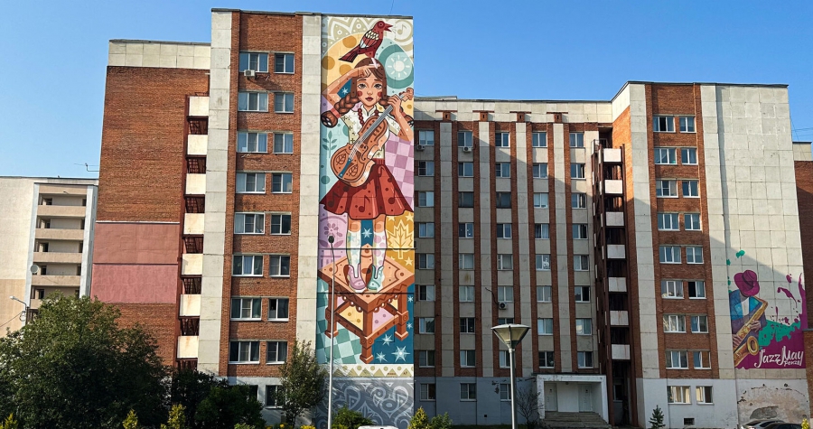 Саратовский мурал «Школа будущего» участвует в финале «ФормART»