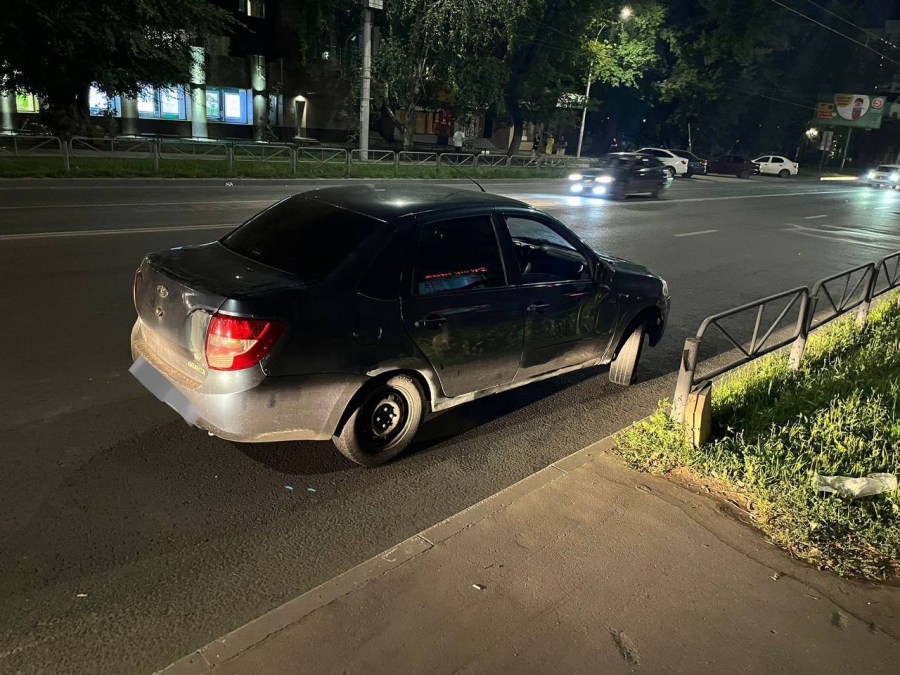 На Энтузиастов «Гранта» сбила подростка у пешеходного перехода