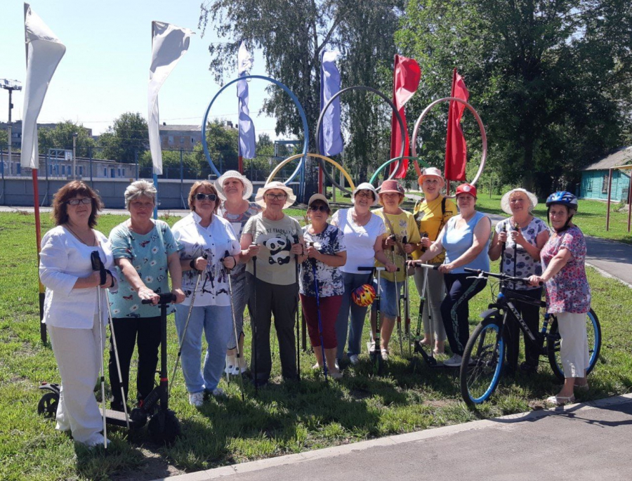 Ртищевские пенсионеры в центрах соцобслуживания начали осваивать самокаты