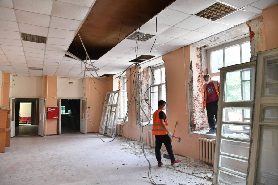 В Саратове школу №2 закрыли на капремонт. Учеников перевели в другое здание