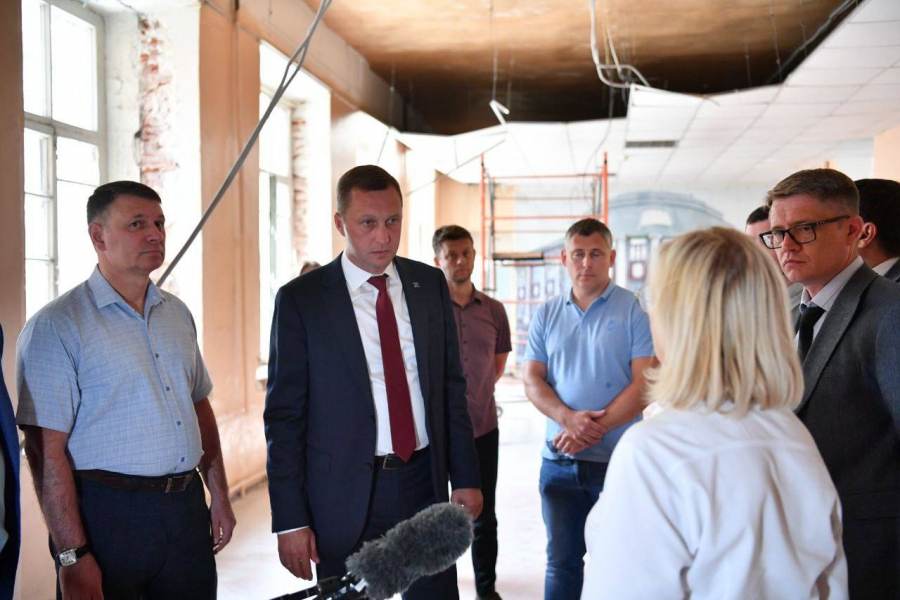 В Саратове школу №2 закрыли на капремонт. Учеников перевели в другое здание