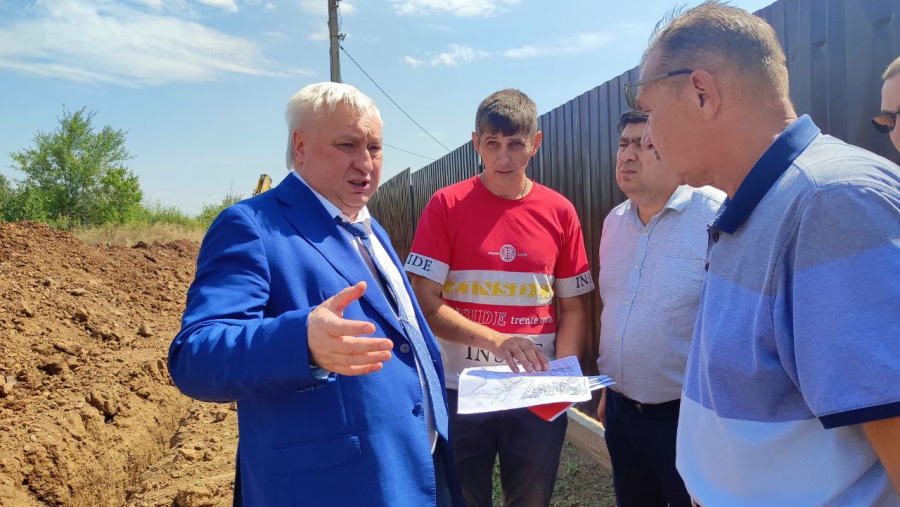 Плеханов: В бывшем СНТ «Факел» синхронно прокладывают газ, водовод и автодорогу