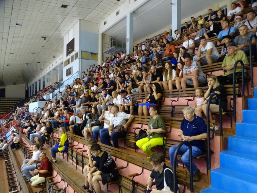 «Кристалл» выиграл первый домашний матч-2023/24