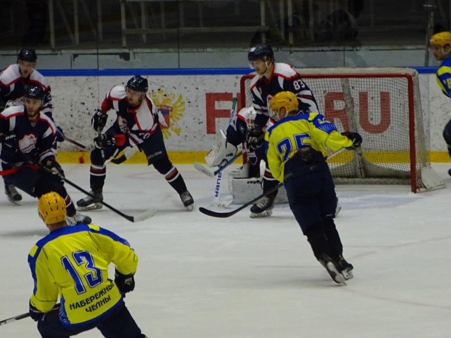 «Кристалл» выиграл первый домашний матч-2023/24