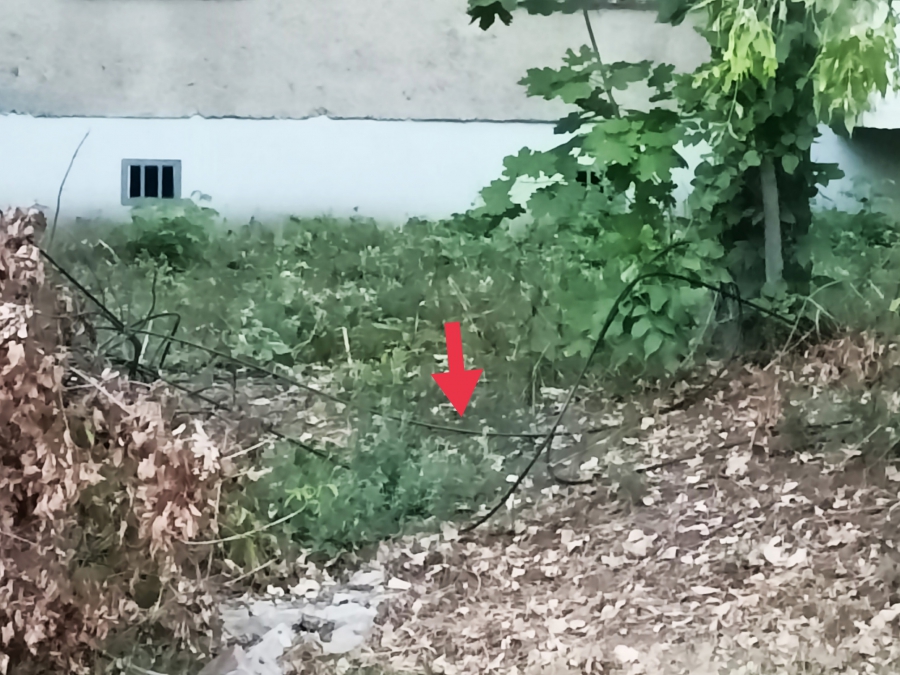 Саратовцы опасаются свисающих электропроводов на месте трагедии