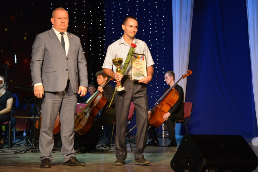 В Энгельсском районе наградили 15 победителей конкурса мастерства «Человек труда»