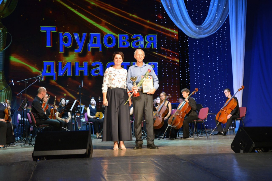 В Энгельсском районе наградили 15 победителей конкурса мастерства «Человек труда»